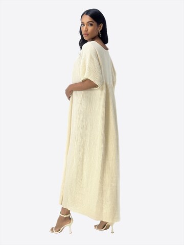 Elara Kleid in Beige