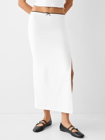 Bershka Skirt in White: front