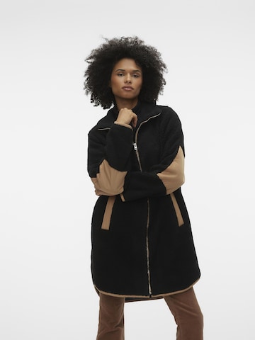 VERO MODA Between-Seasons Coat in Black: front