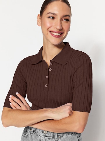 Trendyol Sweter w kolorze brązowy