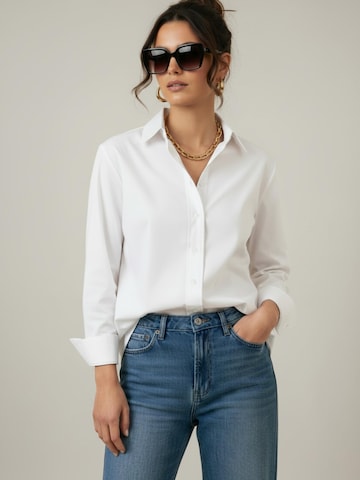 Chemisier 'Paula' WEARABLE STORIES en blanc
