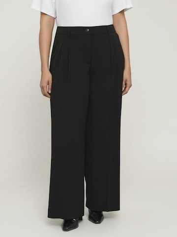 Fiorella Rubino Regular Broek in Zwart: voorkant