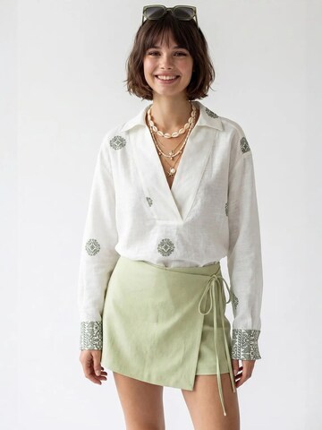 MixRay Bluse in Weiß: Vorderseite