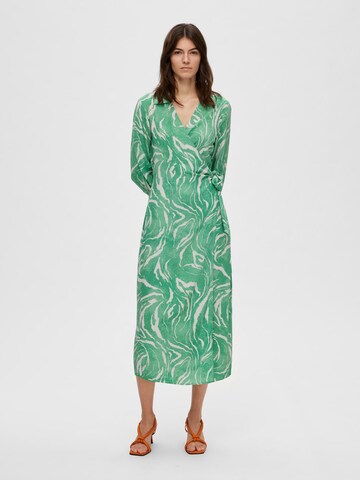 Selected Femme Curve Sukienka 'SIRINE' w kolorze zielony