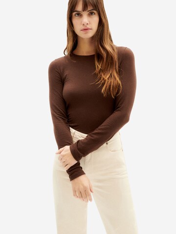 Thinking MU Shirt 'BRISA' in Bruin: voorkant