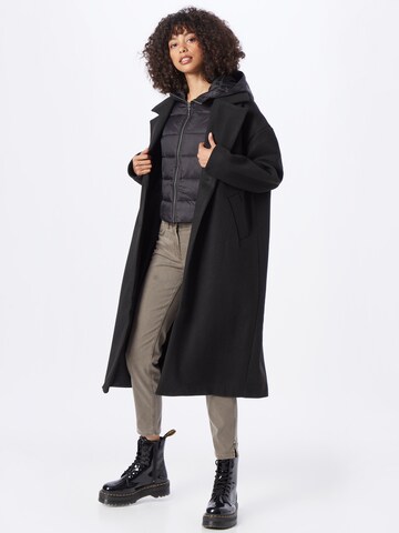 ONLY Ανοιξιάτικο και φθινοπωρινό παλτό 'DAWN' σε μαύρο: μπροστά