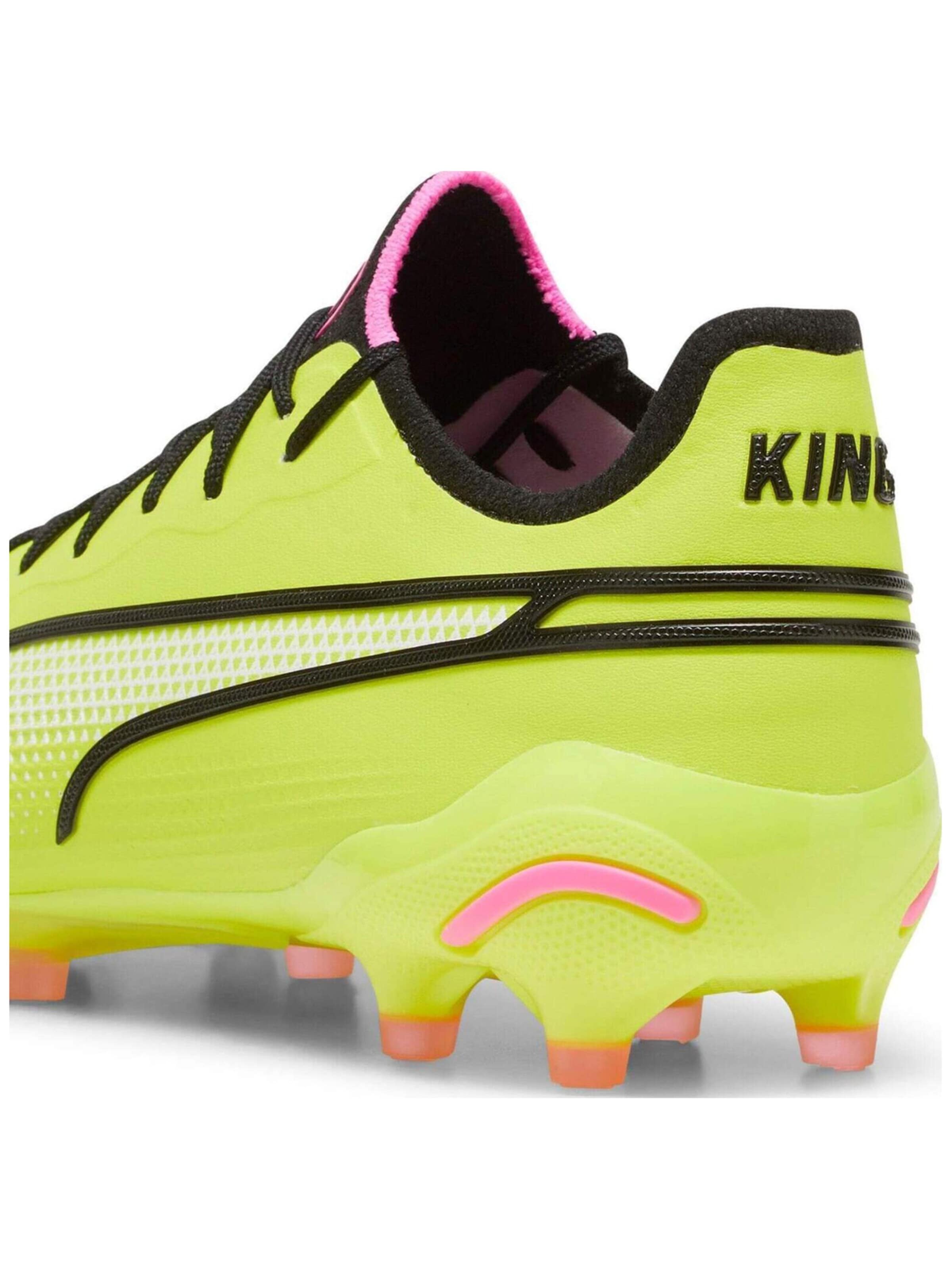 PUMA Soccer shoe 'Puma King Ultimate FG AG' in Green