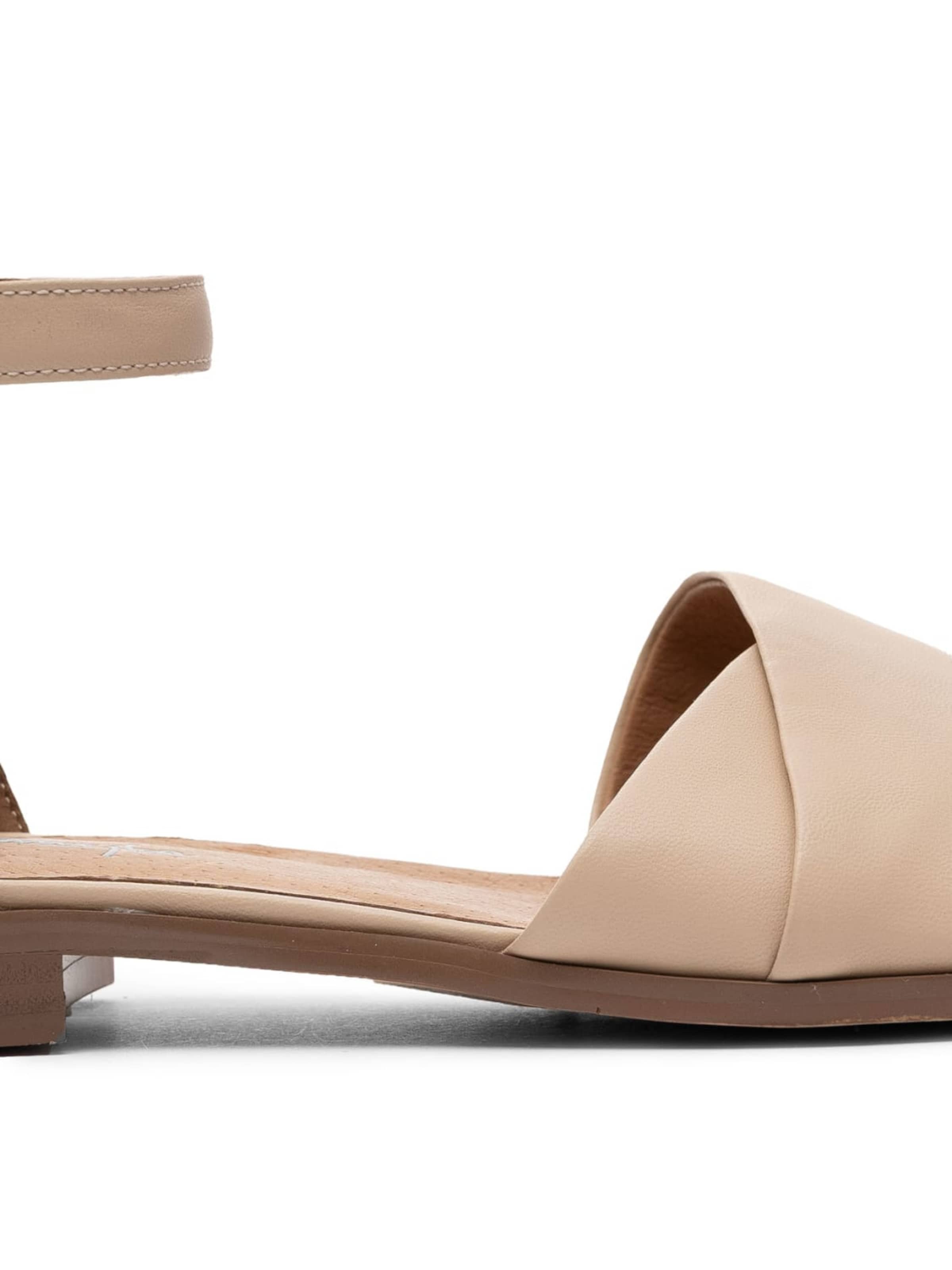 Maciejka Sandal 'K7459-04/00-1' in Beige