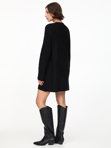 Robes en maille Pull&Bear en noir