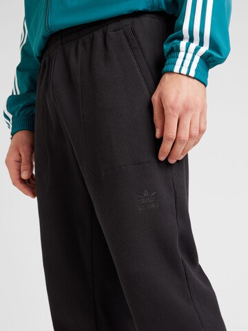 Regular Pantalon 'ESS' ADIDAS ORIGINALS en noir