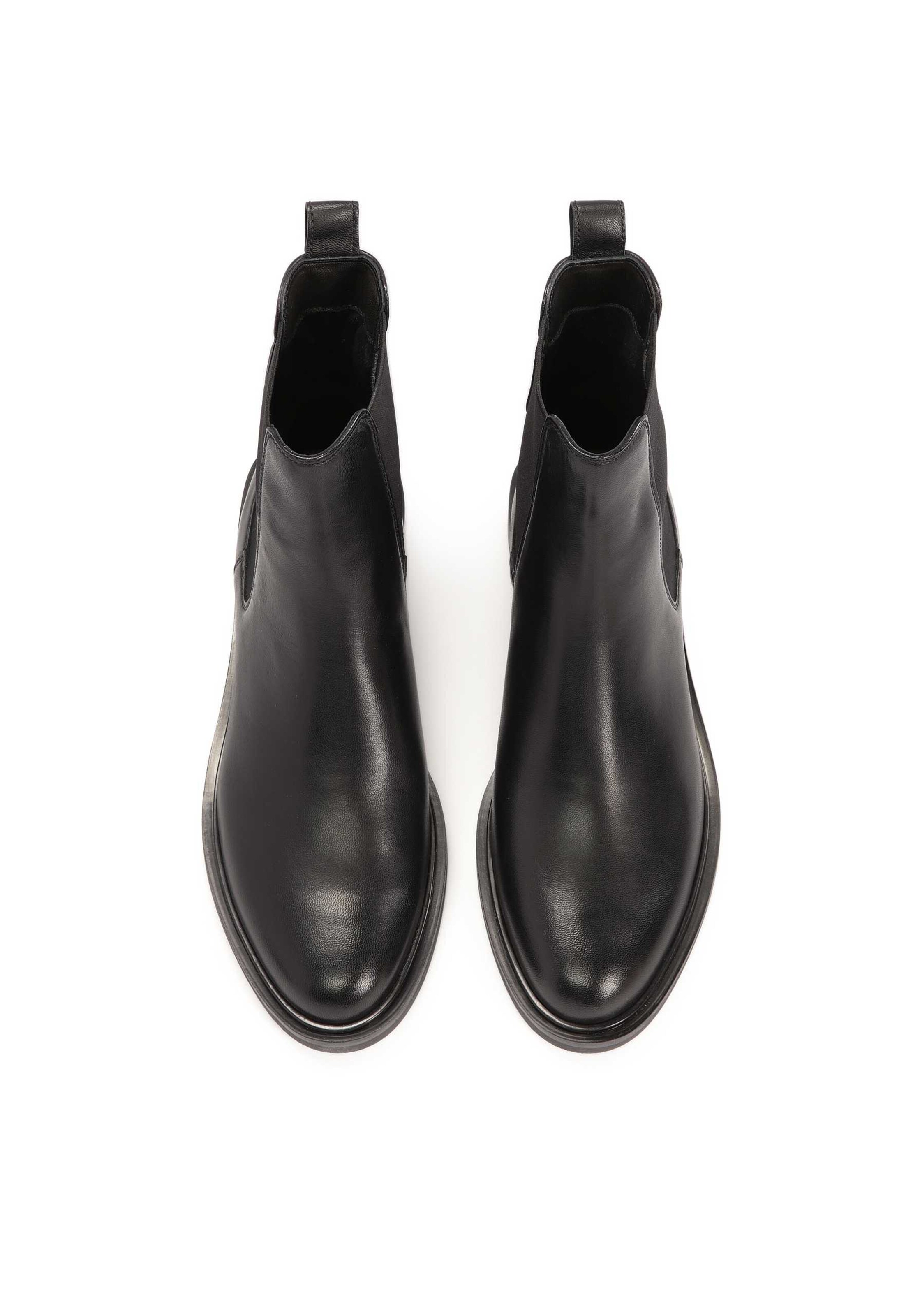 Kazar Chelsea boots in Black