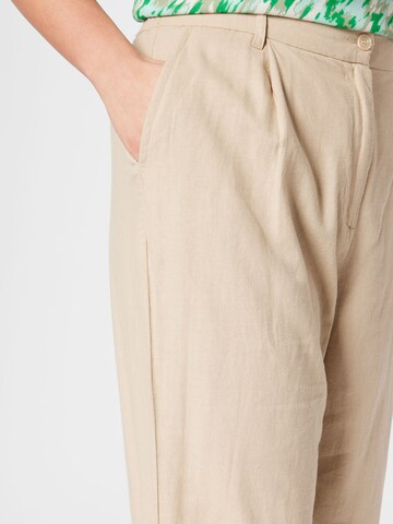 Regular Pantalon à pince 'Caro' ONLY Carmakoma en beige