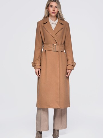 Cappotto di mezza stagione di Ombre in beige: frontale