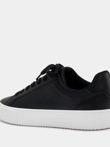 Pull&Bear Låg sneaker i svart