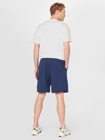 Nike Sportswear Loosefit Shorts in Blau