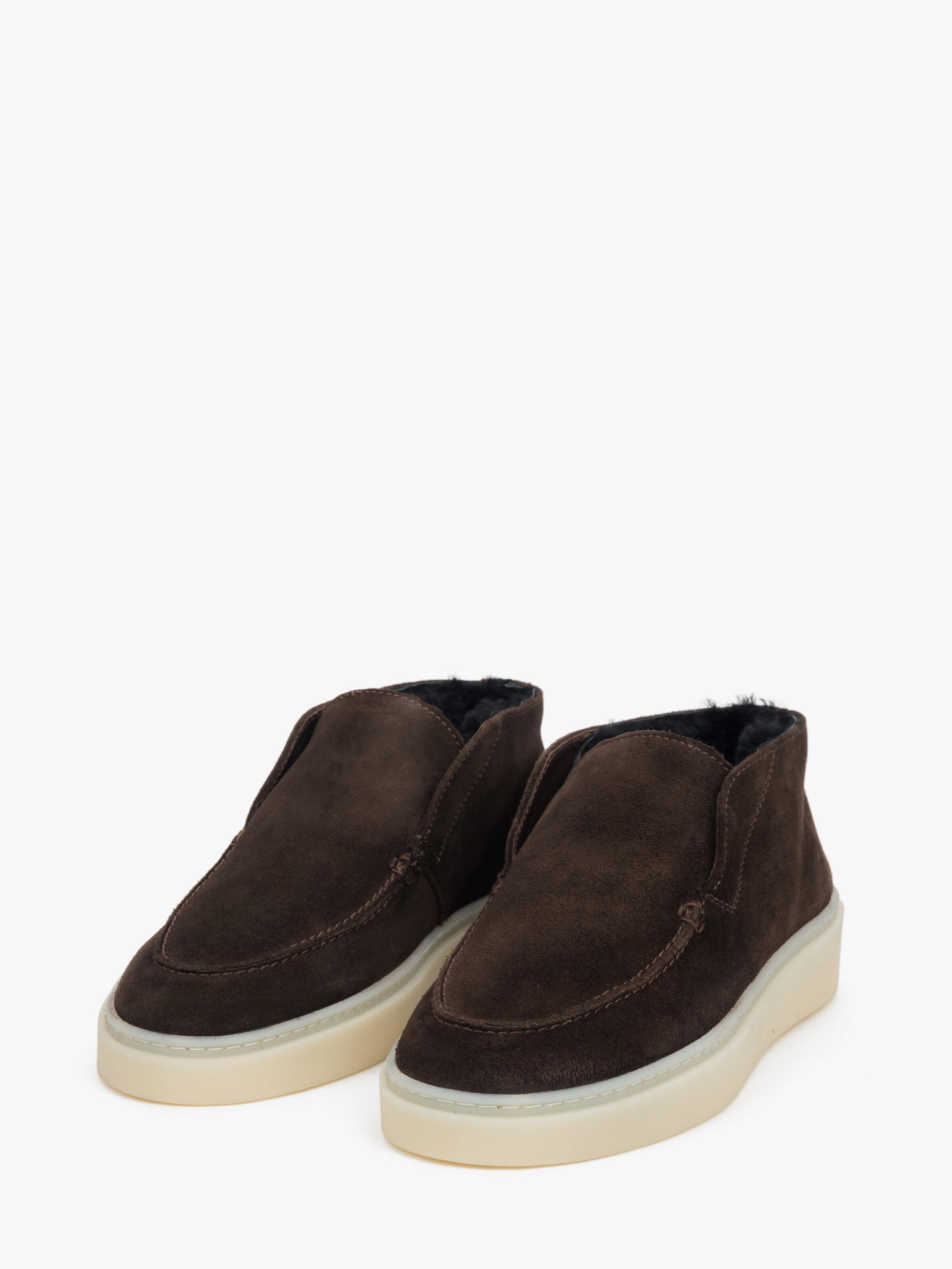Estro Classic Flats in Brown