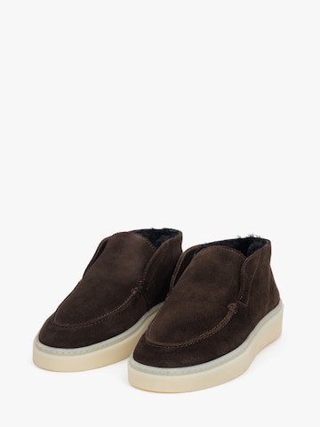 Estro Slipper – hnědá