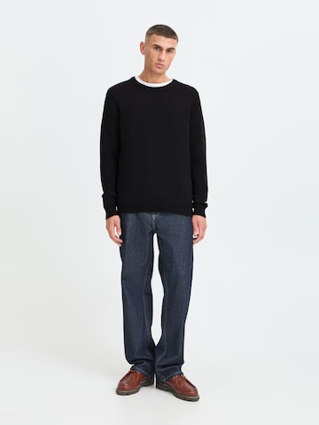 !Solid Sweater in Black: front