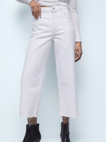 Pull&Bear Loose fit Jeans in White