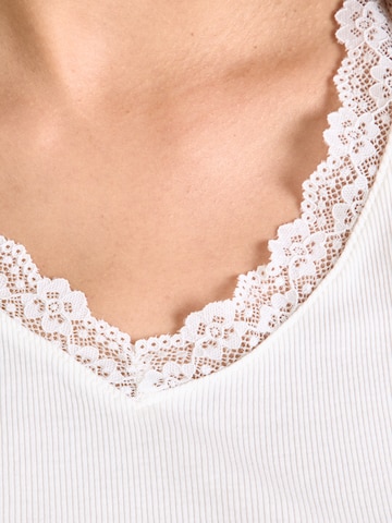 s.Oliver T-Shirt in Beige