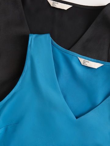Friends Like These Top in Blauw