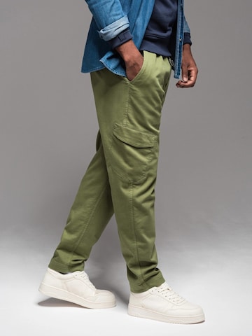 Ombre Regular Cargobroek 'OM-PAJO-0199' in Groen