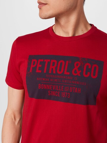 Petrol Industries قميص بلون أحمر