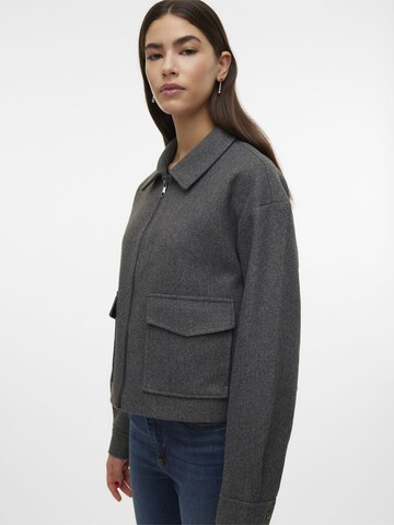 Veste mi-saison VERO MODA en gris