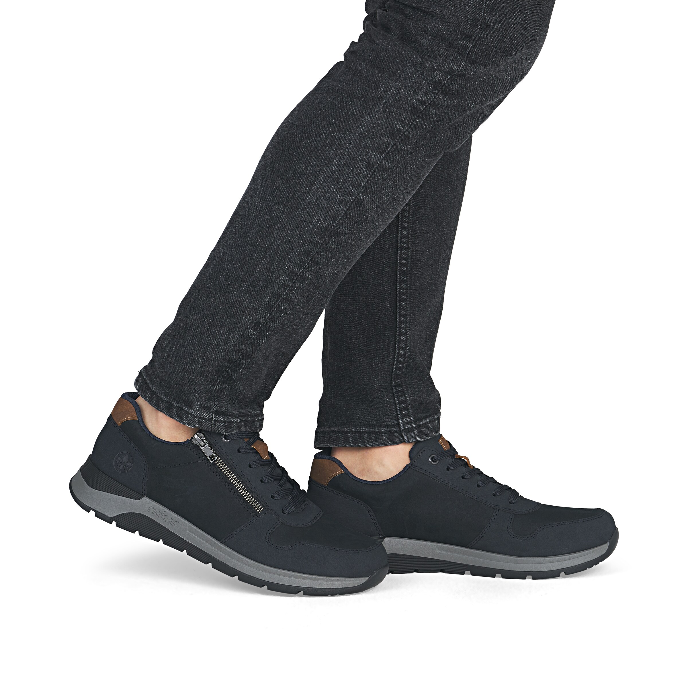 Chaussure de sport à lacets Rieker en bleu : devant