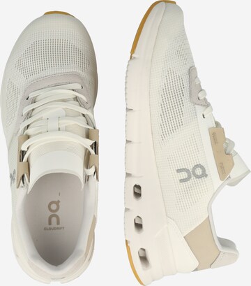 On - Zapatillas de running 'Cloudrift' en blanco