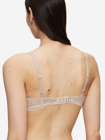 TRIUMPH T-shirt Bra 'Amourette Charm' in White