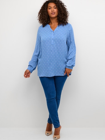 Camicia da donna 'Joy' di KAFFE CURVE in blu
