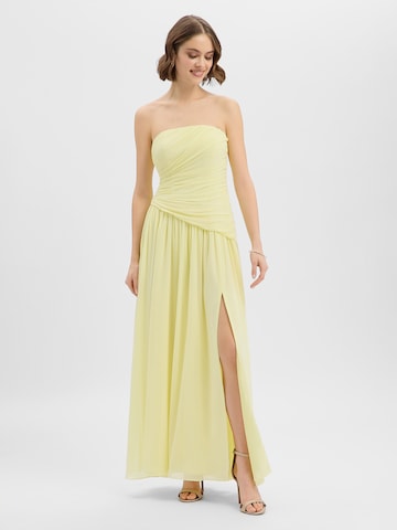 Robe de soirée Marie Lund en jaune : devant