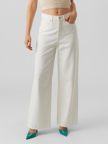 Vero Moda Tall Wide leg Τζιν 'KATHY' σε λευκό: μπροστά