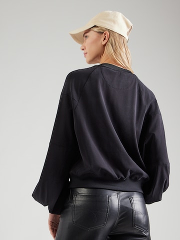 GUESS Sweatshirt in Black