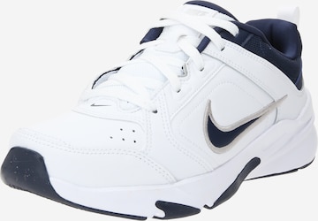 Chaussure de sport 'Defy All Day' NIKE en blanc : devant