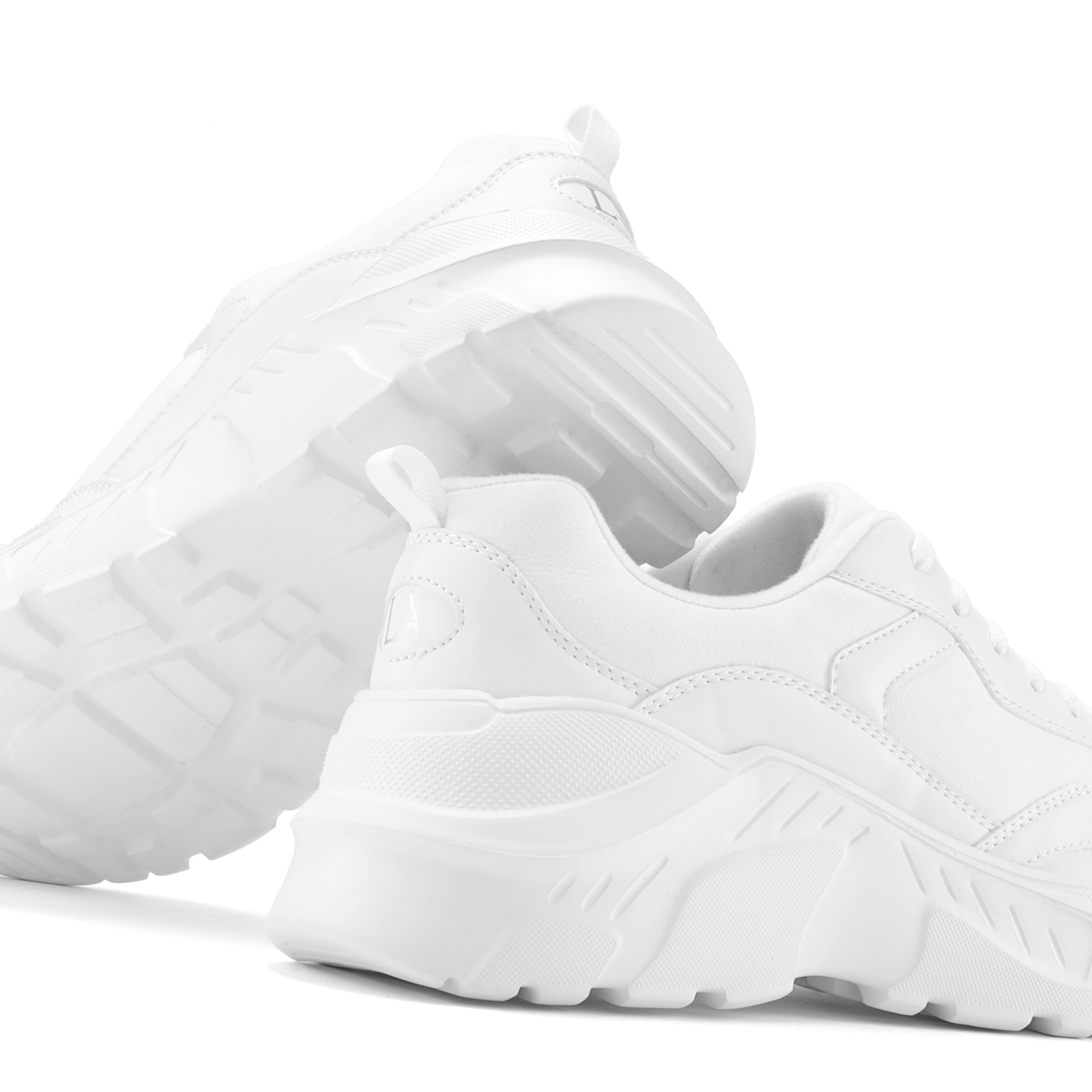 LASCANA Sneakers in White