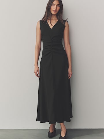 Robe Next en noir
