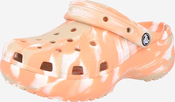 Clogs di Crocs in arancione: frontale
