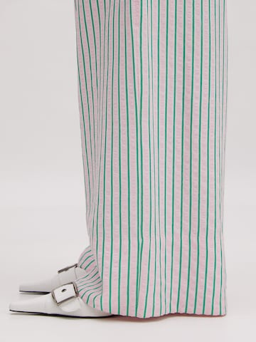 EDITED Loose fit Pants 'Cataleya' in Green