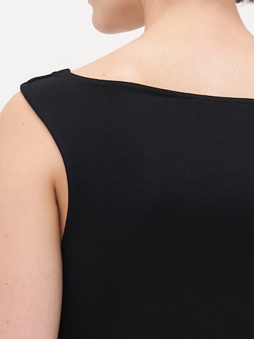 Vero Moda Tall Топ в черно