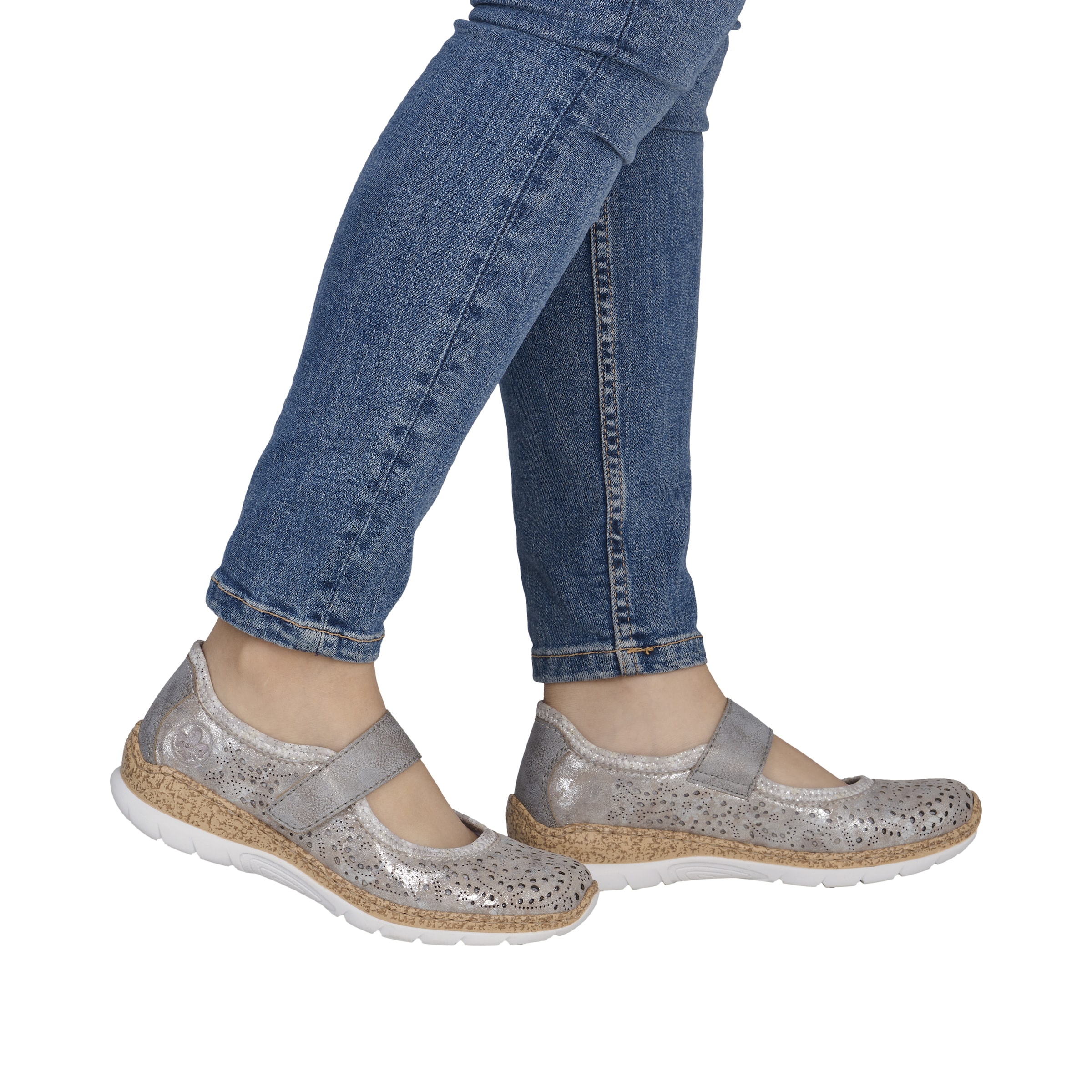 Chaussure basse Rieker en argent : devant
