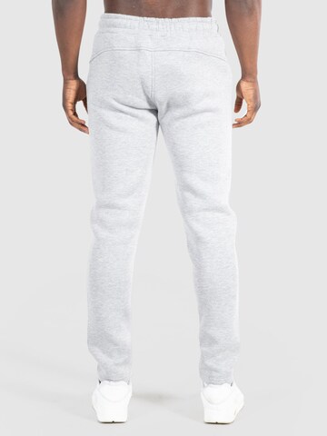 Coupe slim Pantalon 'Merrick' Smilodox en gris