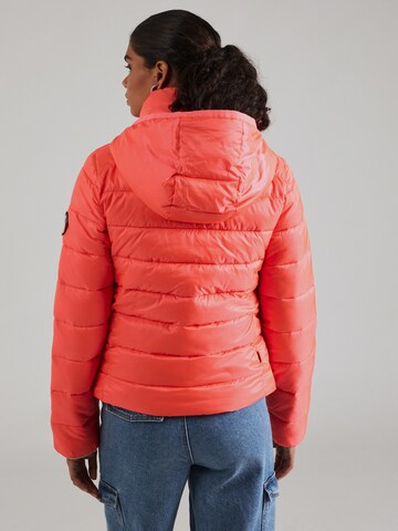 Superdry Kurtka zimowa 'Fuji' w kolorze czerwony