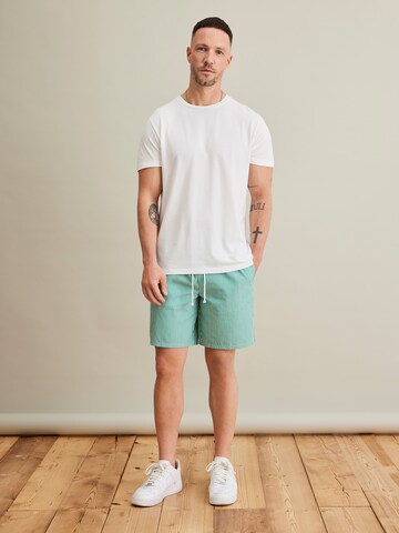 DAN FOX APPAREL Regular Shorts 'Nino' in Grün