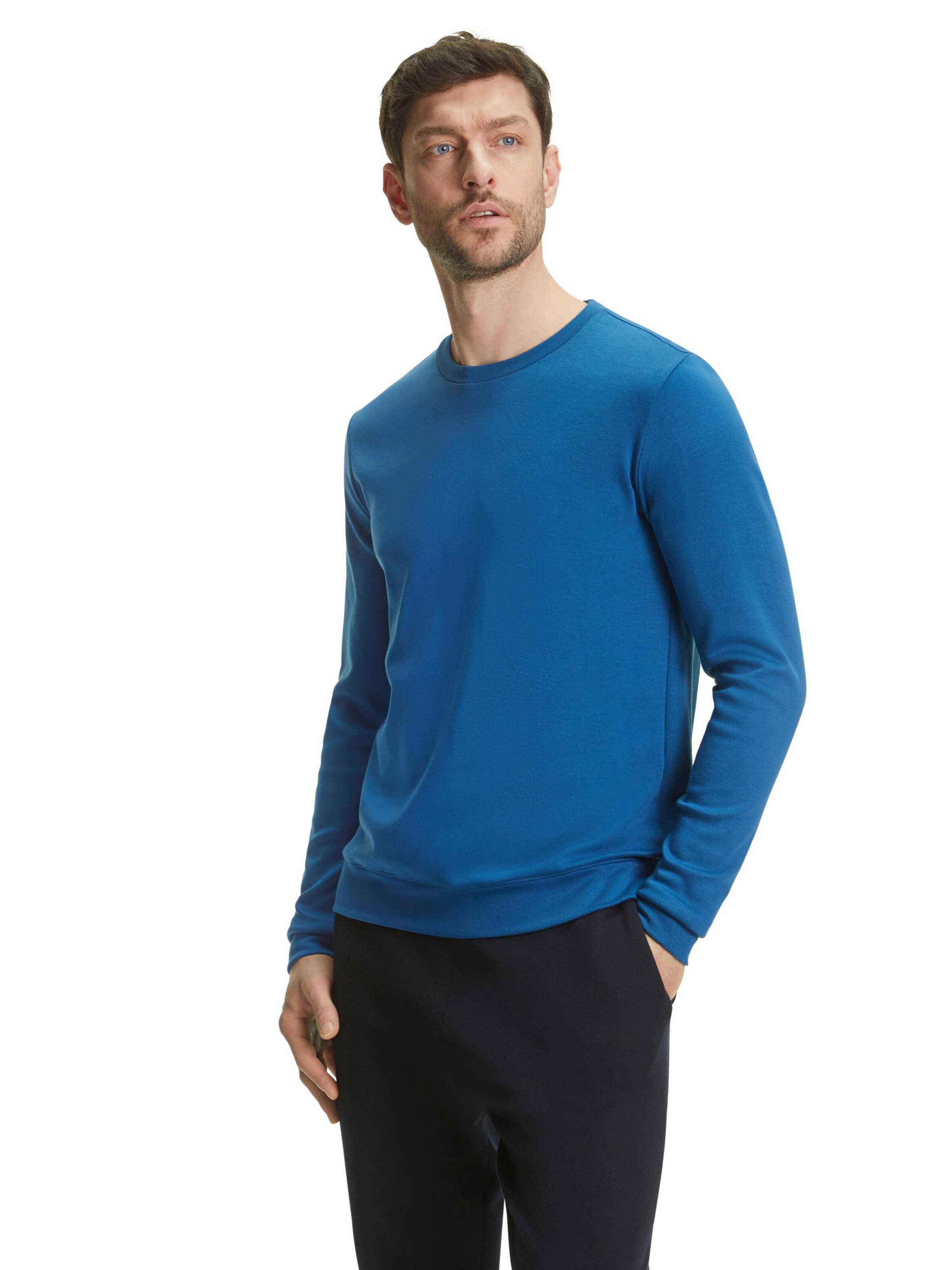 FALKE Sweatshirt 'Essential'‌‌‌ in Blau: Vorderseite