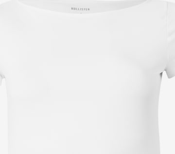 HOLLISTER Μπλουζάκι σε λευκό: μπροστά