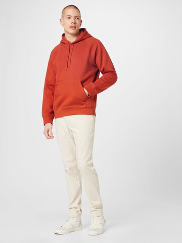 Carhartt WIP Sweatshirt 'Chase' in Rood