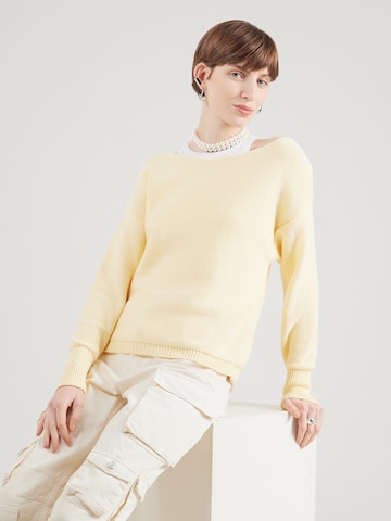 ABOUT YOU Sweater 'Amanda' in Yellow: front
