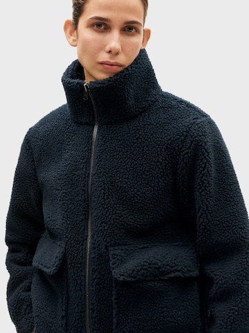 Geacă de iarnă de la Thinking MU pe albastru